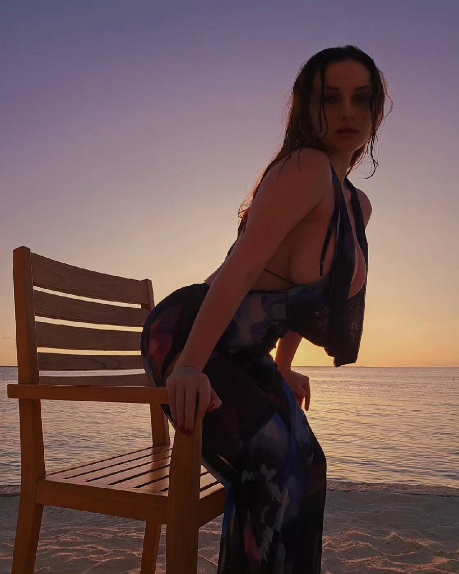 Sexy girl Miranda Faith nude in Campo Grande